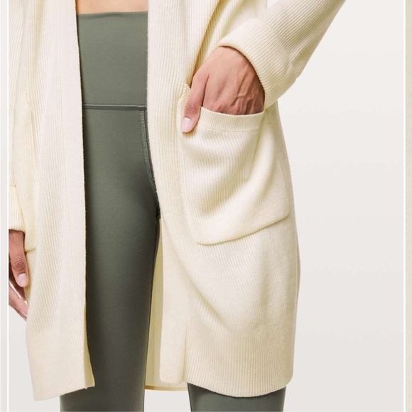 Lululemon Still At Ease Wrap (size 8) Angel Wing Color - Picture 4 of 11